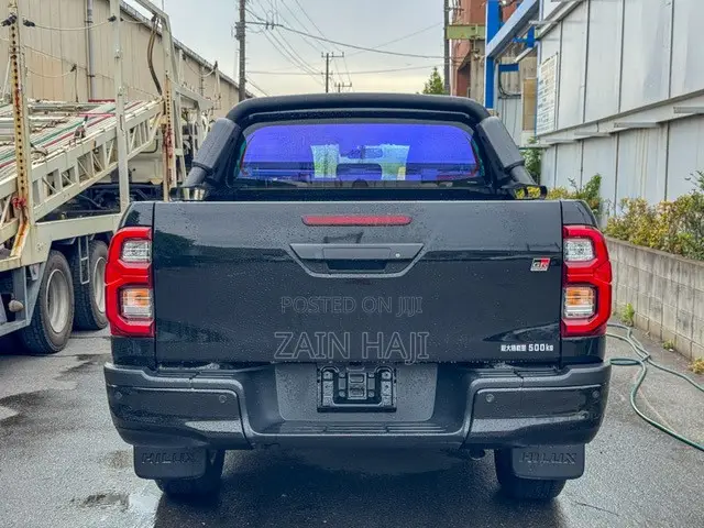 Toyota Hilux 2022 Black