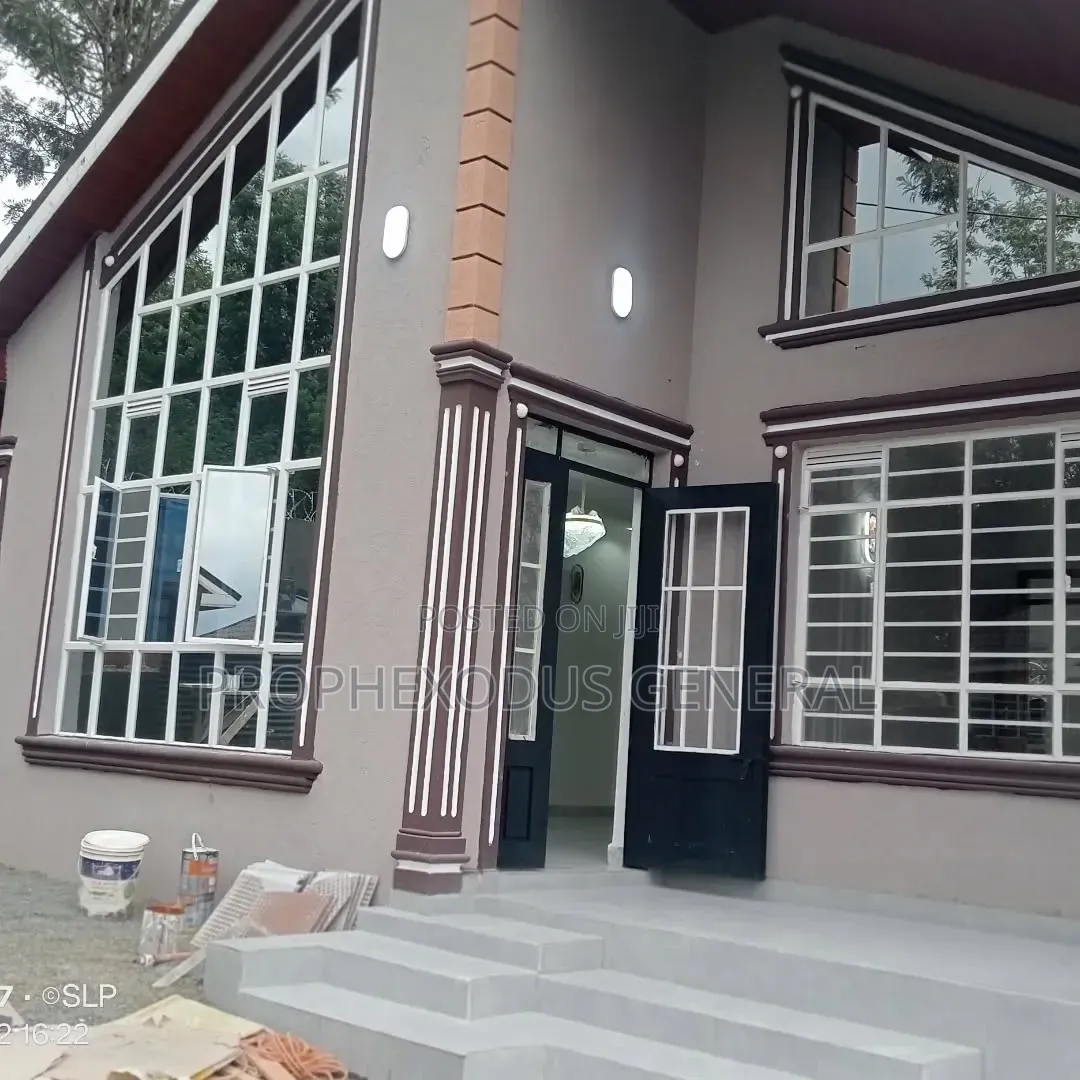 3bdrm Bungalow in Oloolua for sale