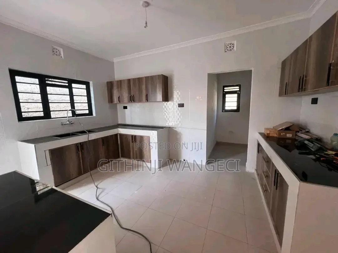 4bdrm Bungalow in Roimen, Matasia for sale