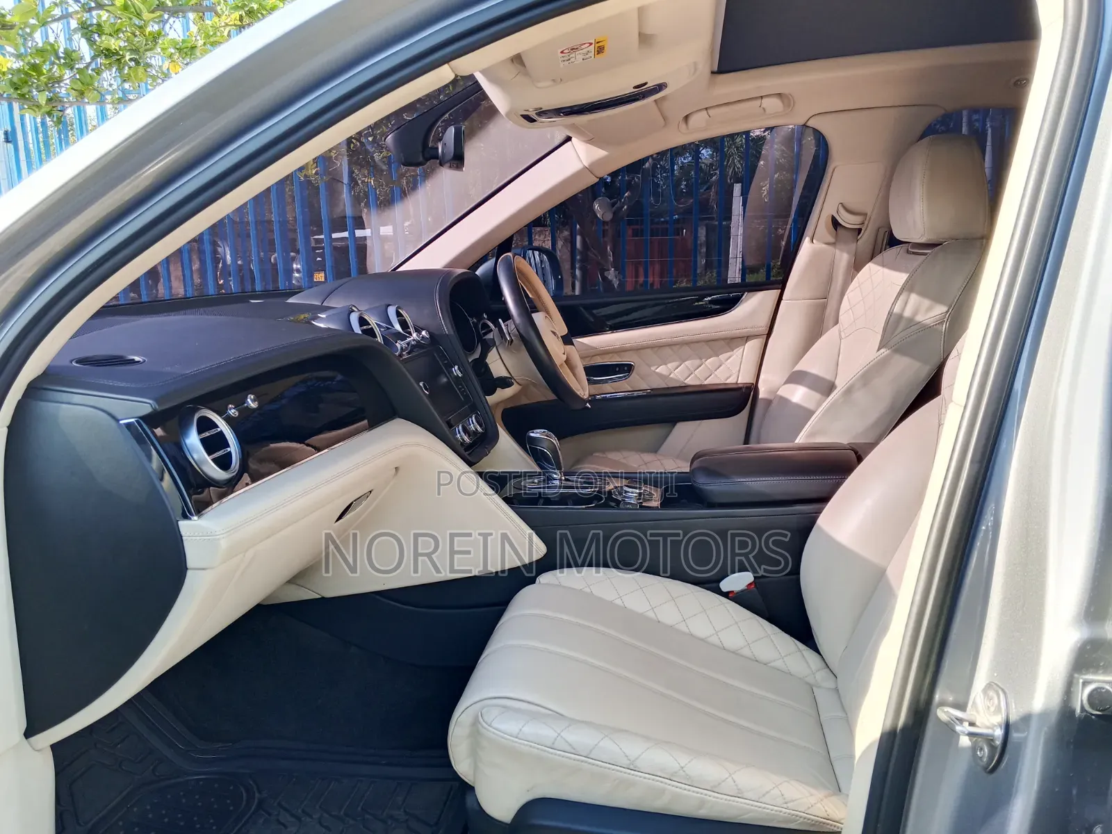 Bentley Bentayga 2017 Silver