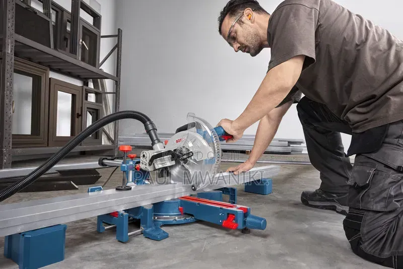 Professional Gcm305-216s
Mitre Saw