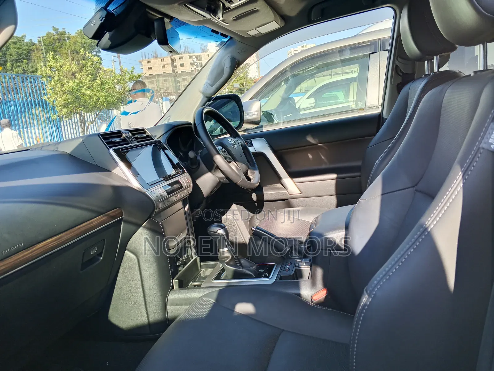 Toyota Land Cruiser Prado 2019 White
