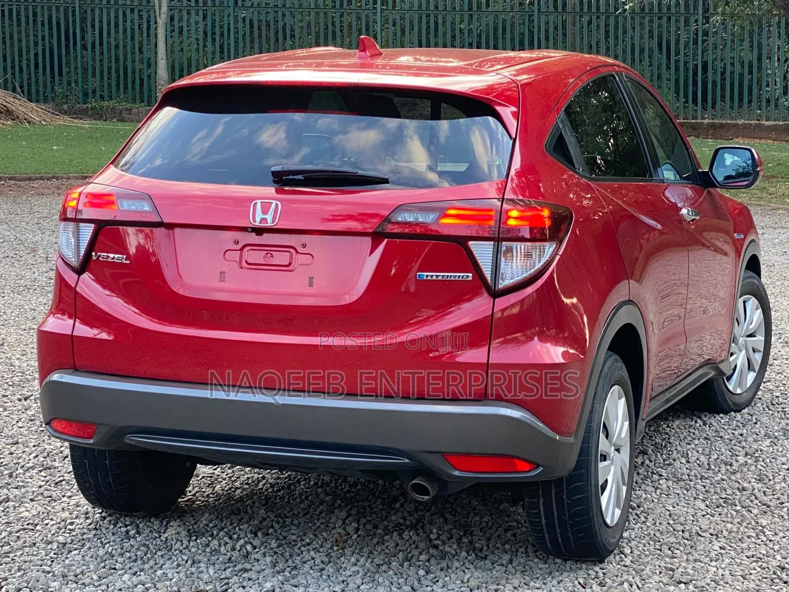 Honda Vezel 2018 Maroon