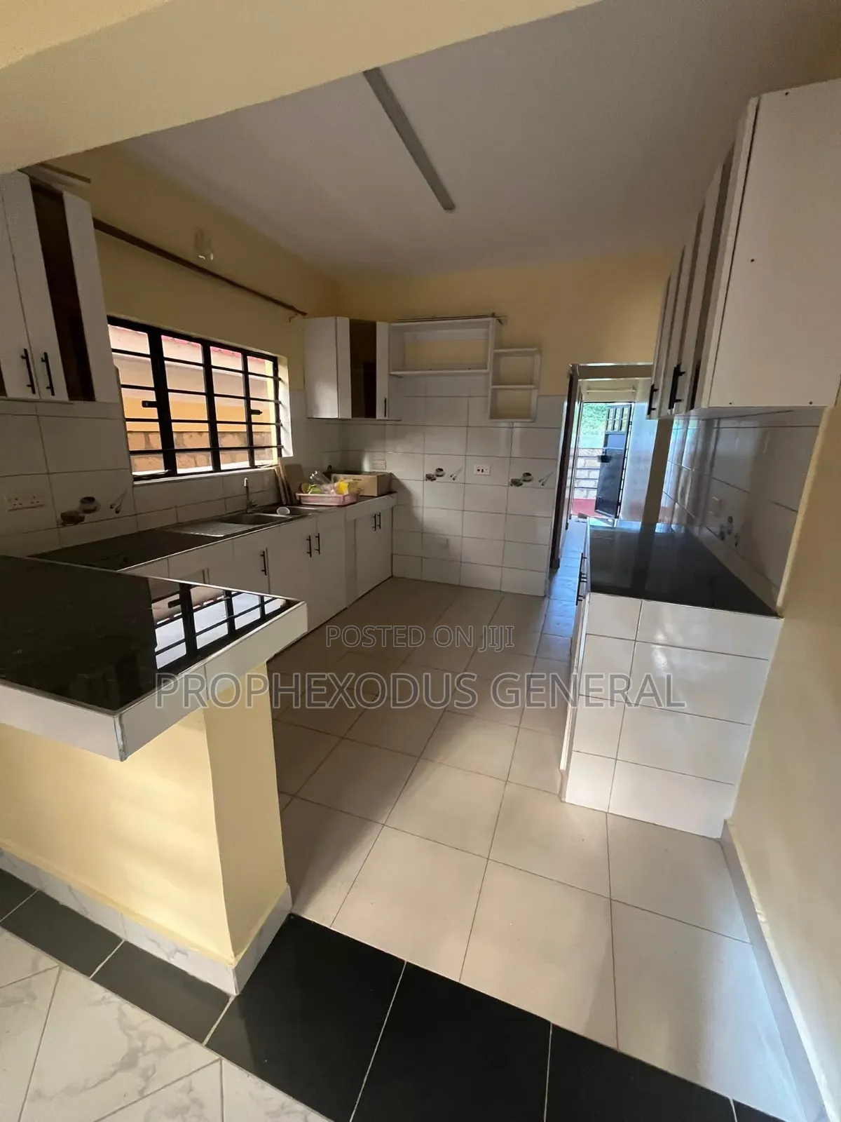 3bdrm Bungalow in Matasia for sale