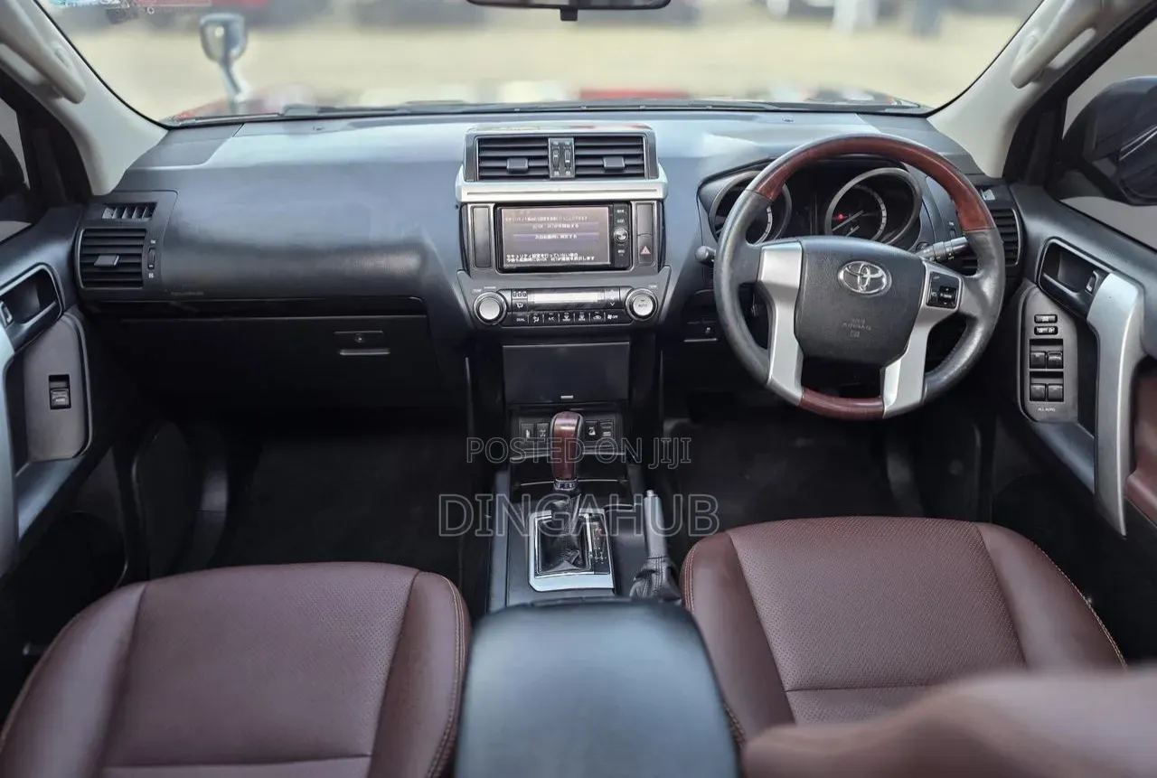 Toyota Land Cruiser Prado 2.8 2017 Black