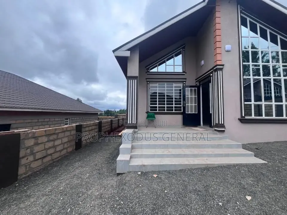 3bdrm Bungalow in Oluulua for sale