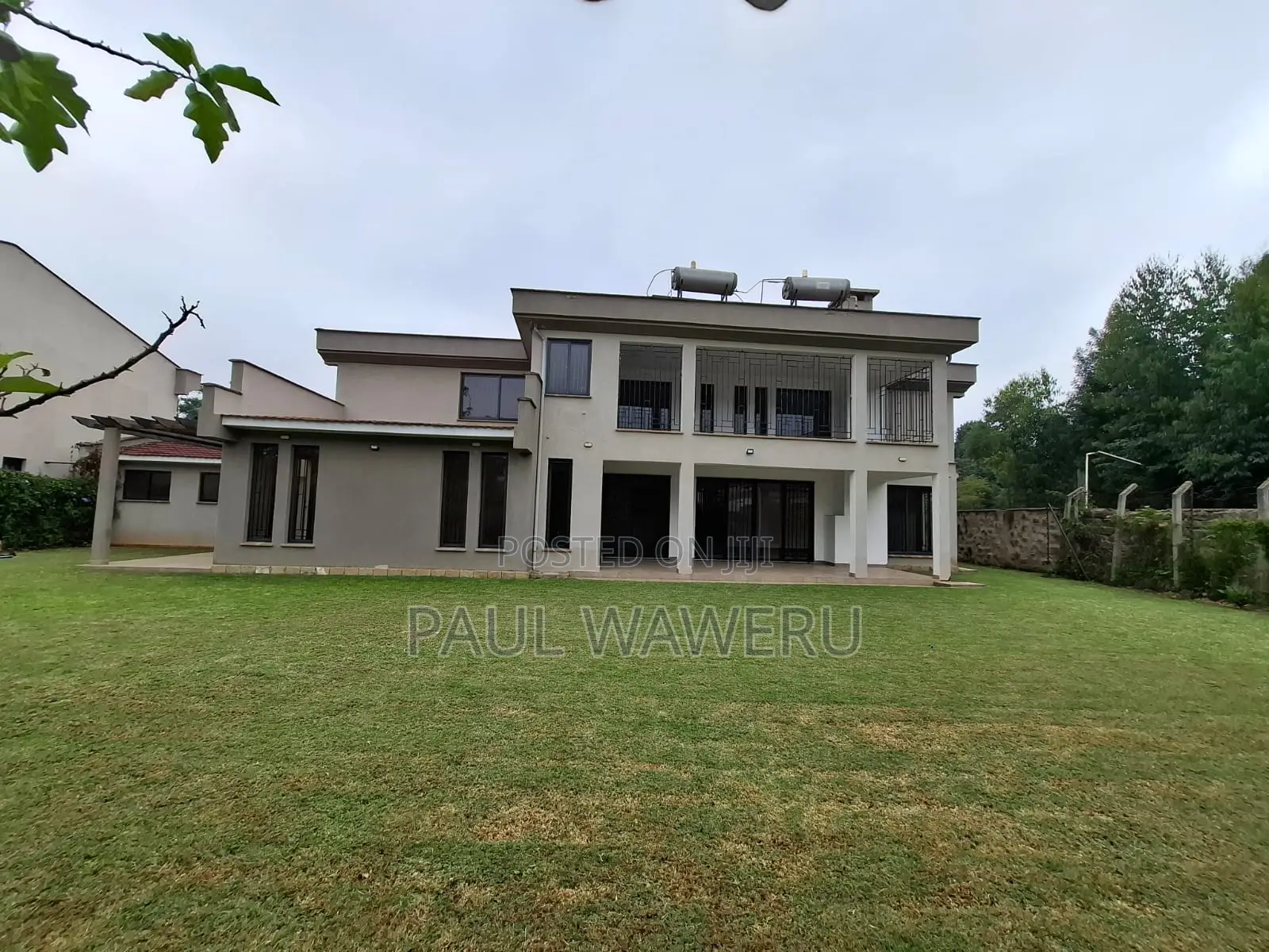 6bdrm Townhouse/Terrace in Maziwa for sale