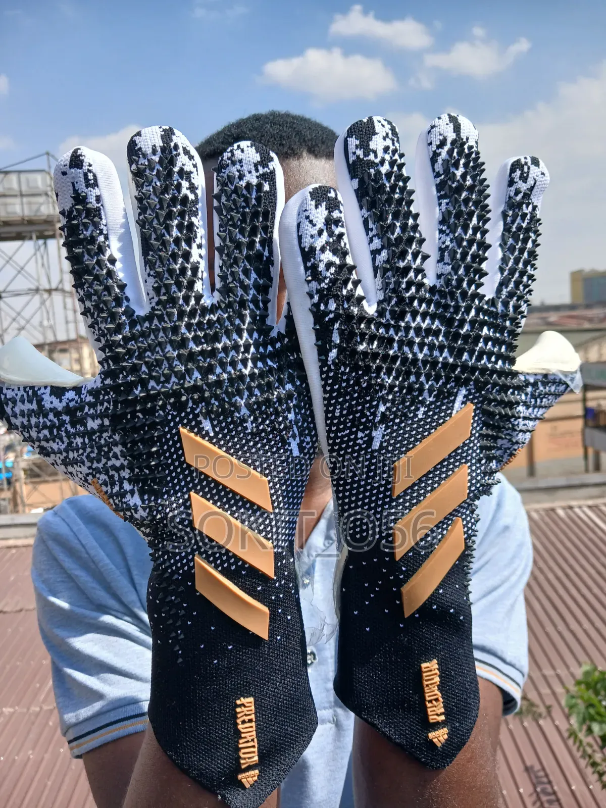 Goalkeeper Glooves
