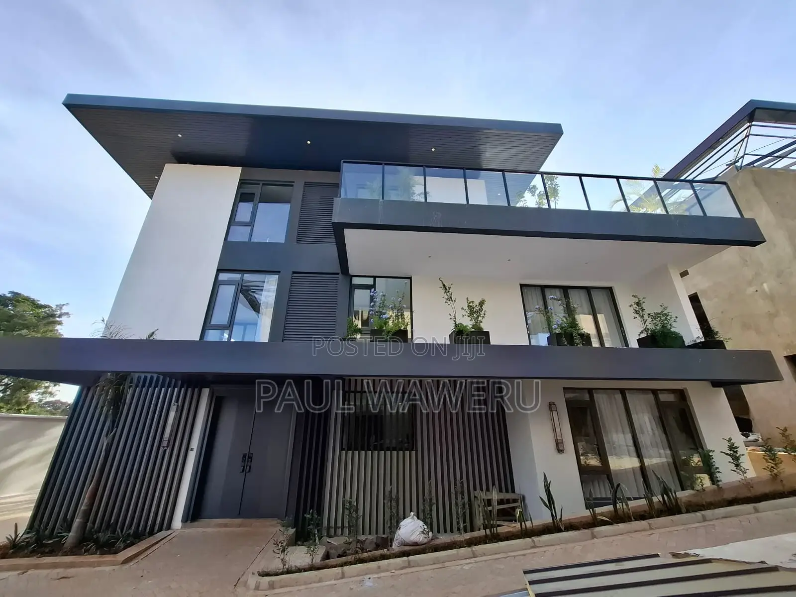 6bdrm Villa in Maziwa for sale