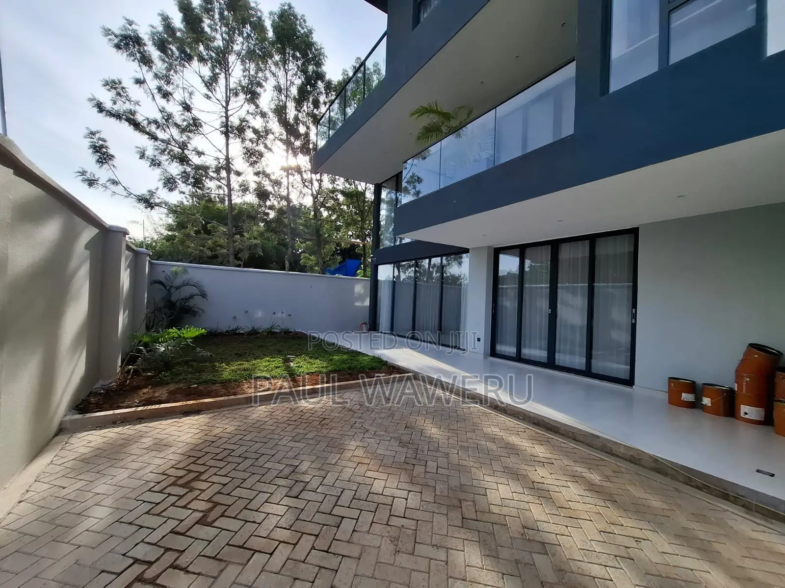 6bdrm Villa in Maziwa for sale
