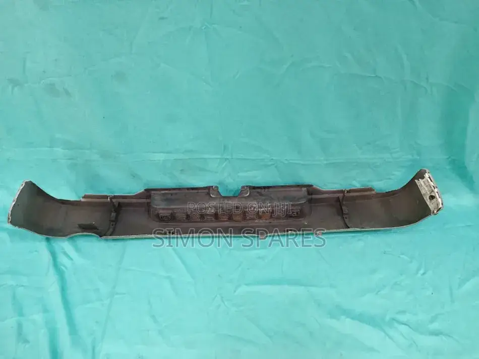 R Bumper Assy Toyota Hiace Van  2008