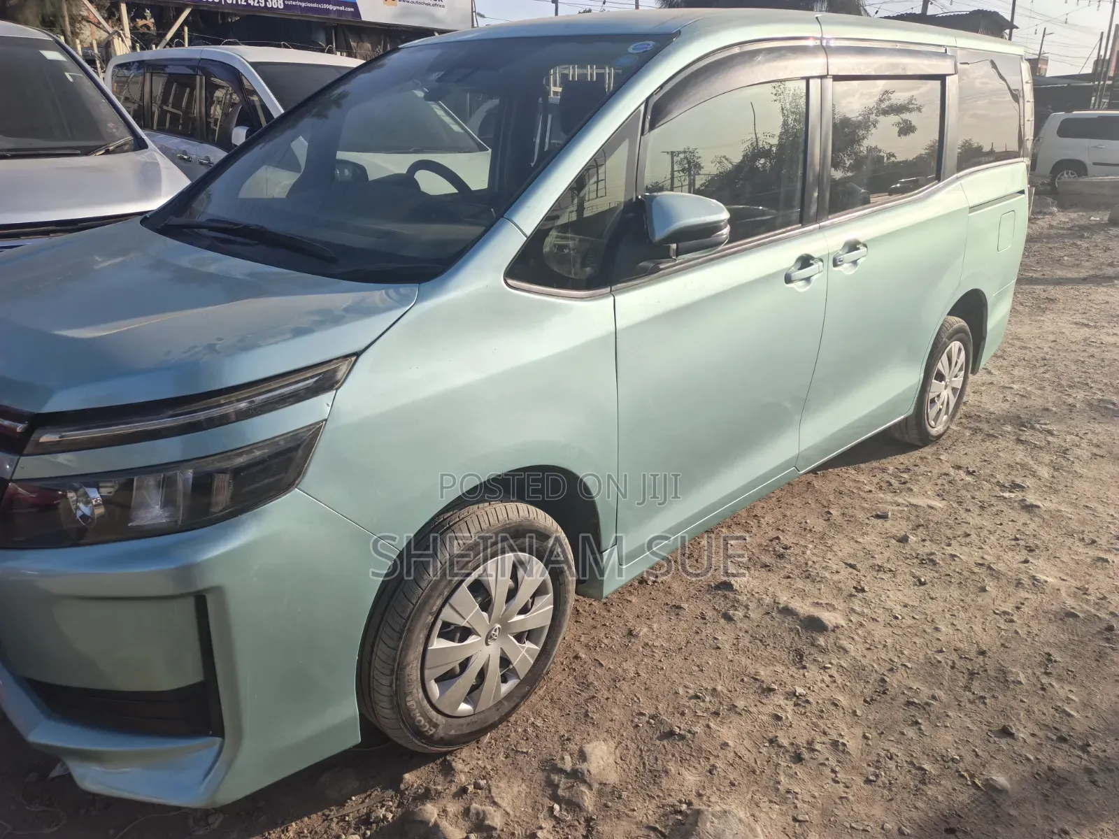 Toyota Voxy 2017 Green