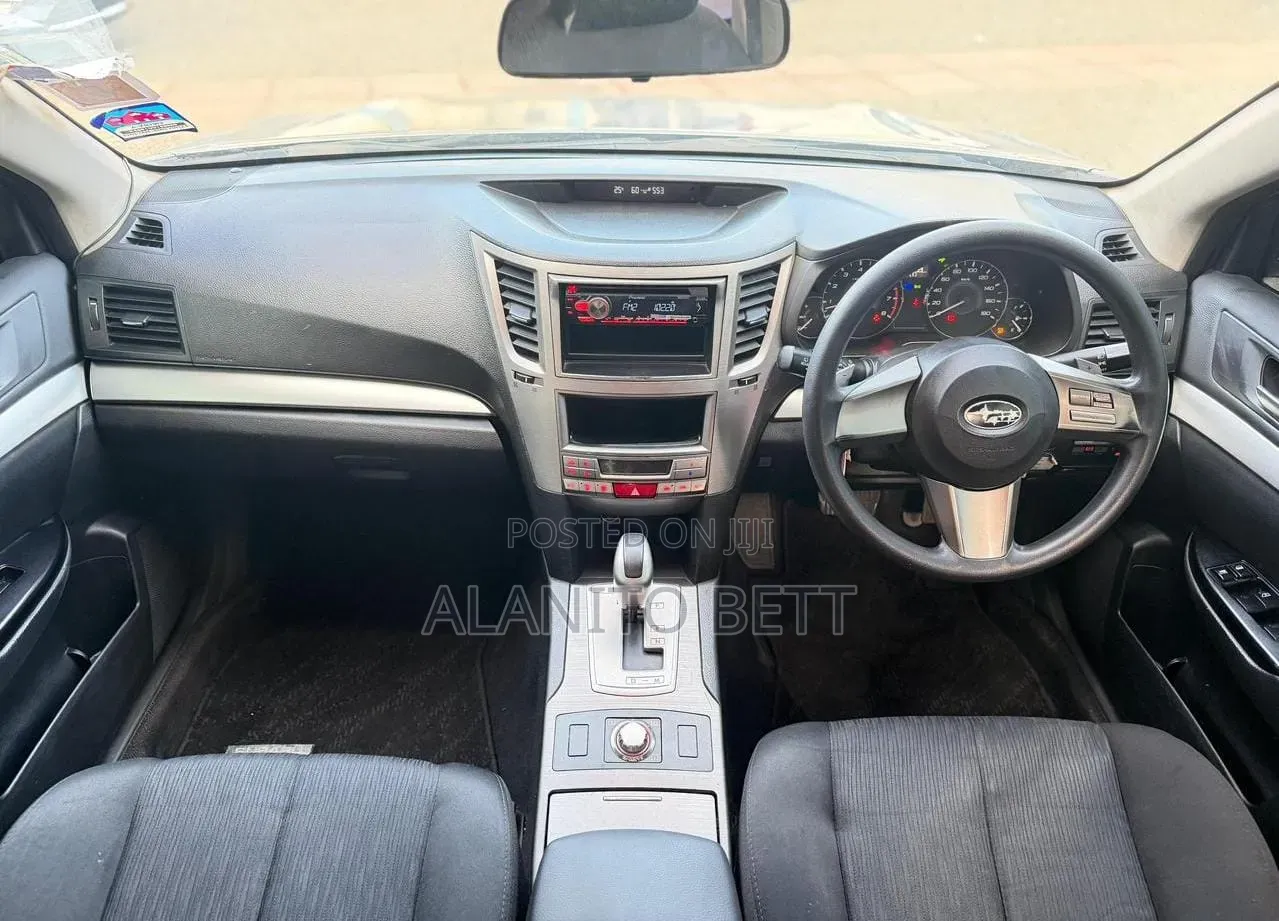 Subaru Legacy 2011 Silver