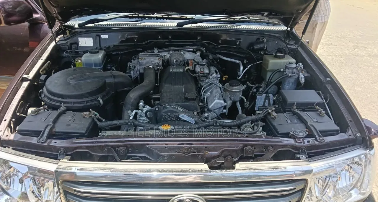 Toyota Land Cruiser 2006 Burgundy