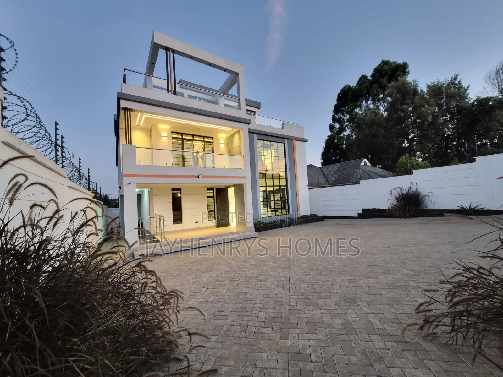 5bdrm House in Kasphat, Turitu for sale