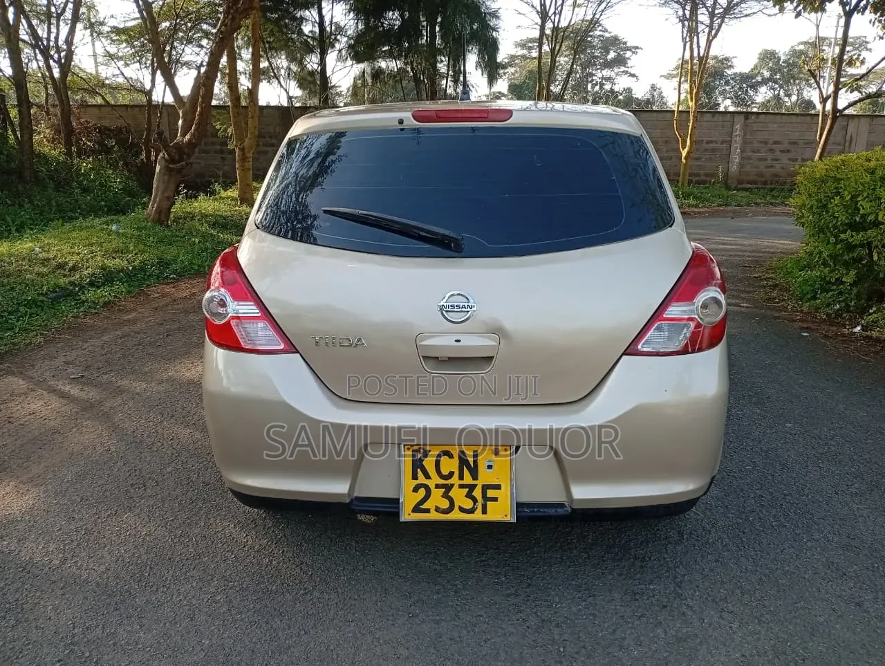 Nissan Tiida 2010 Brown
