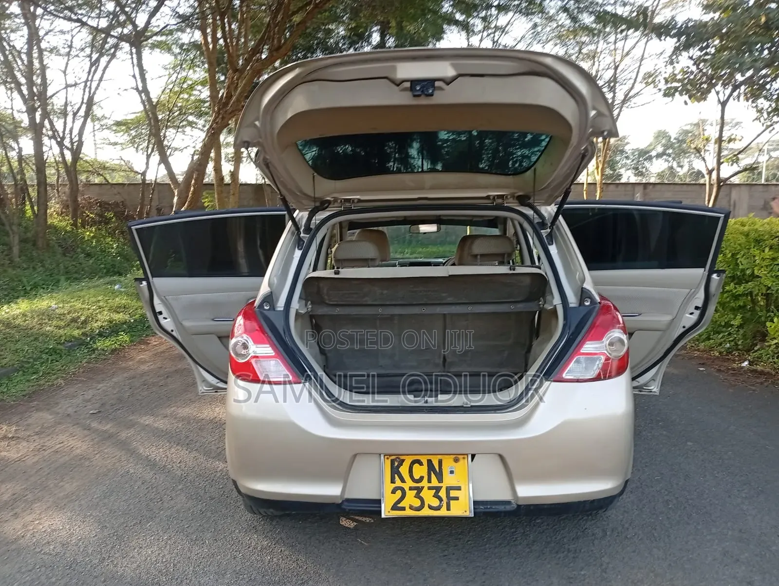 Nissan Tiida 2010 Brown