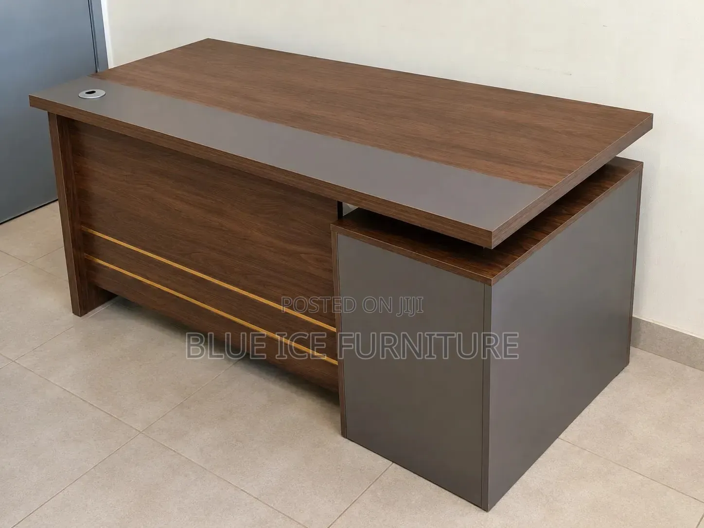 Executive Office Desk – Managerial Desk With Side Storage  Cable Port