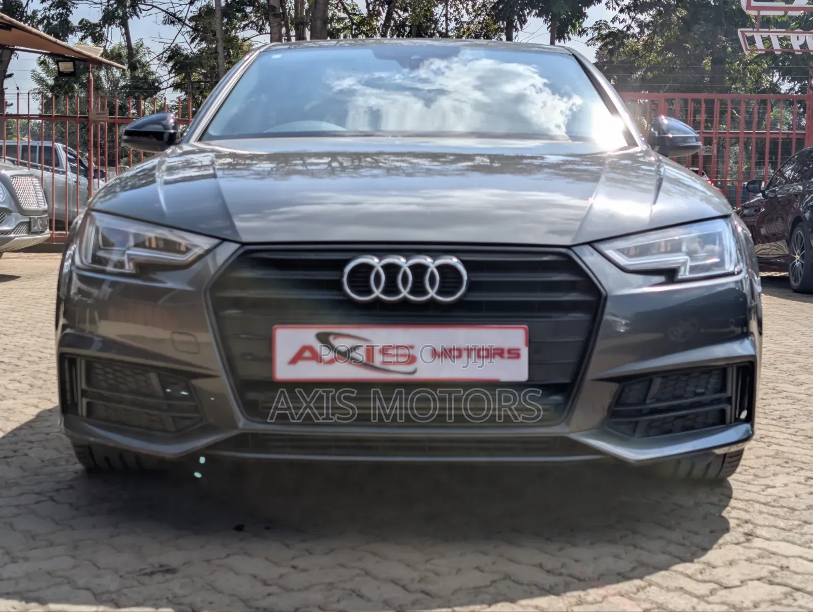 Audi A4 2.0T ultra Premium FWD 2018 Gray