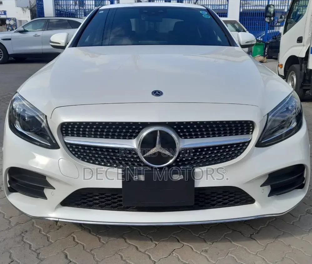 Mercedes-Benz C200 2019 White