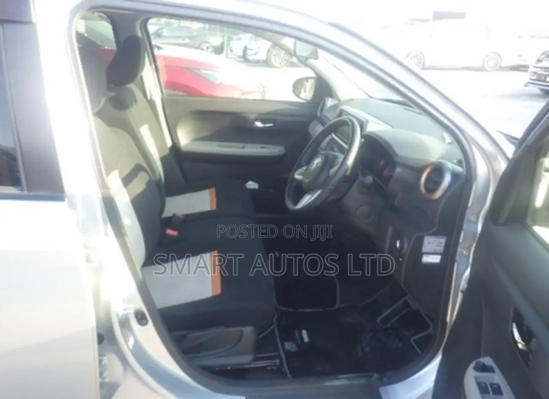 Toyota Passo 2019 Silver