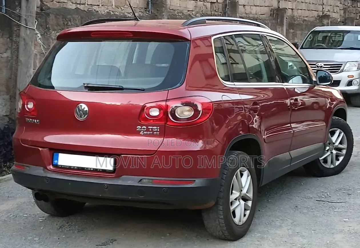 Volkswagen Tiguan S 2011 Maroon