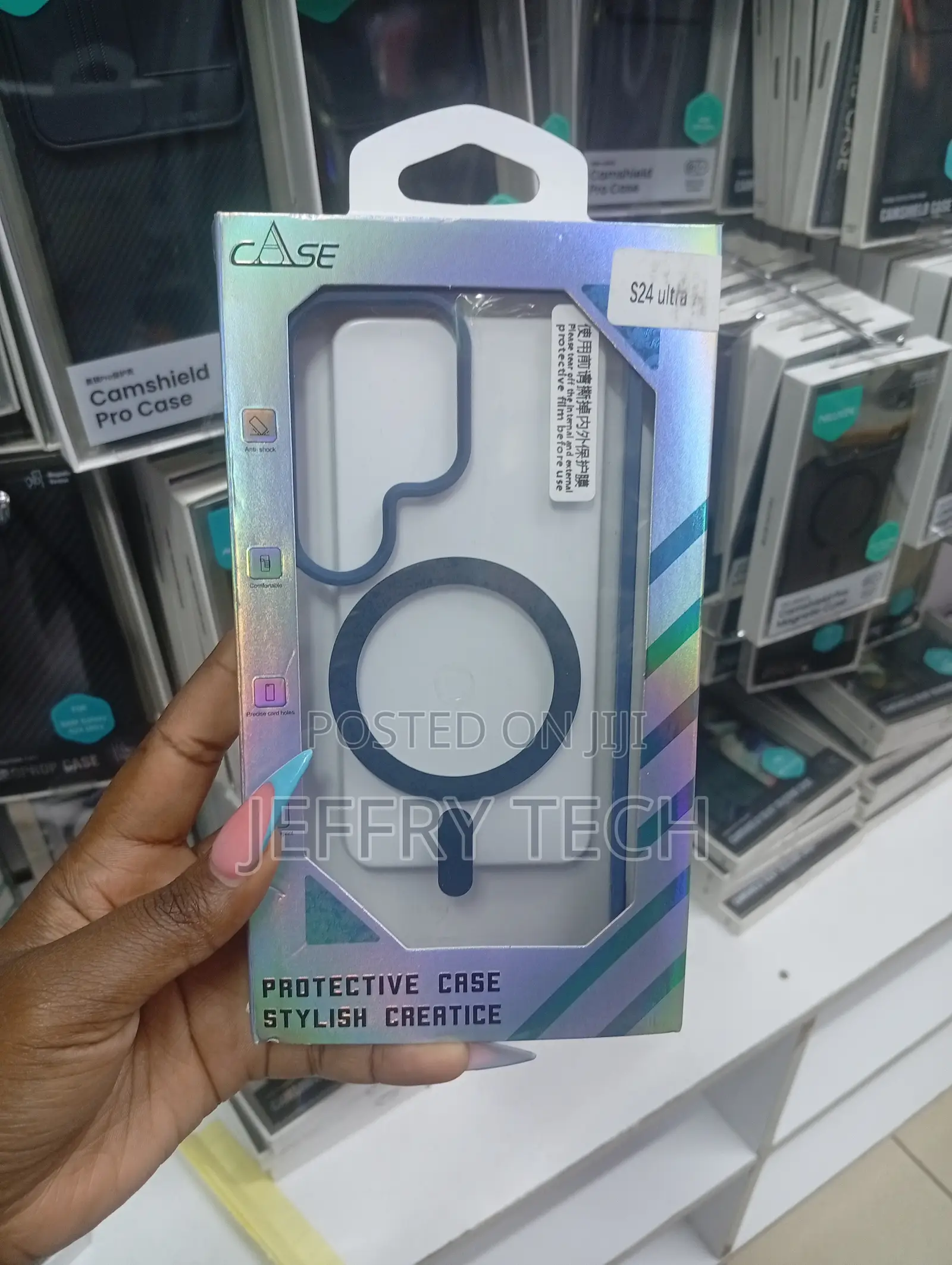 Magnetic Frosted Phone Case in for the Samsung Galaxy S24 Ultra.