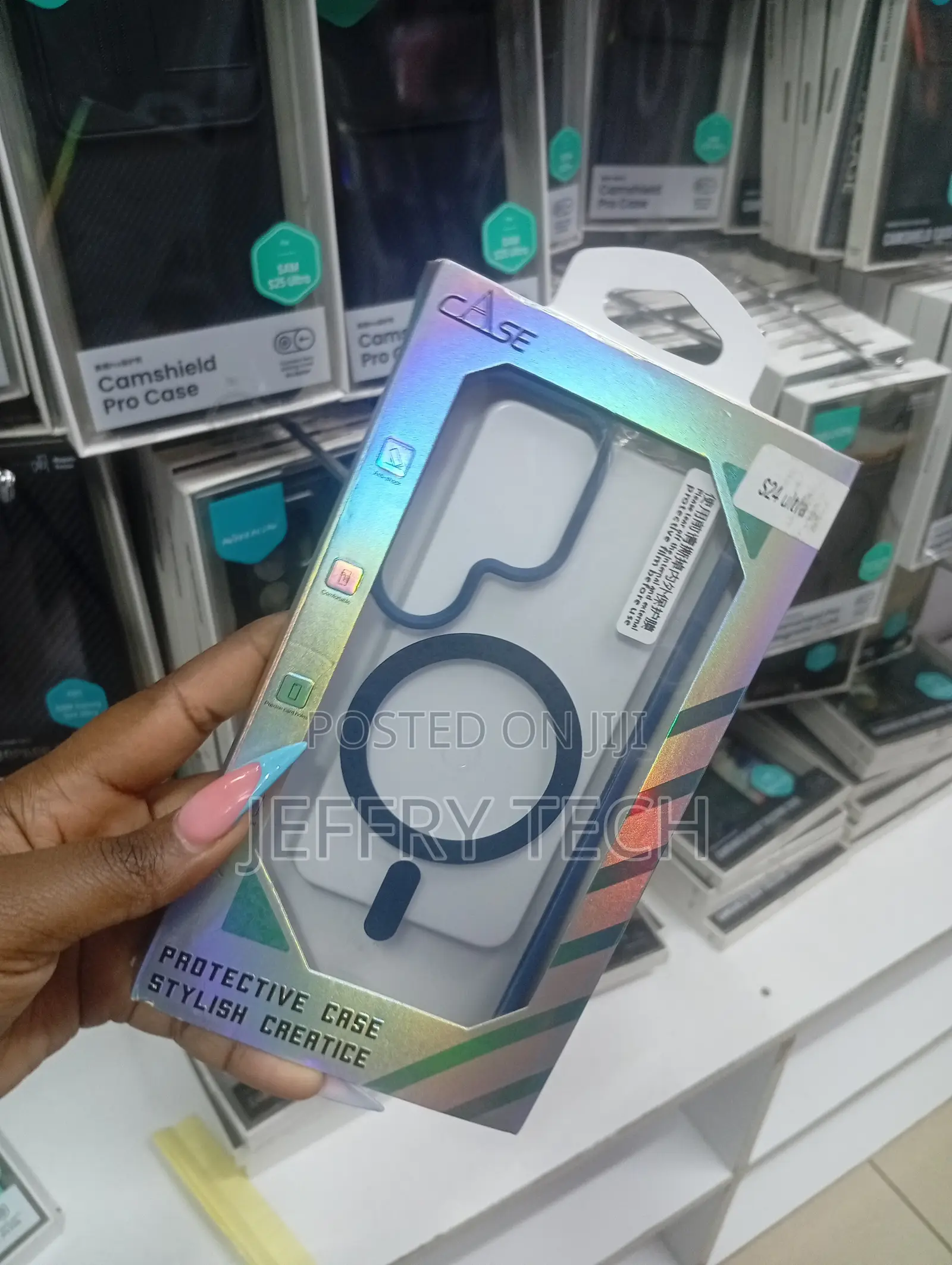 Magnetic Frosted Phone Case in for the Samsung Galaxy S24 Ultra.