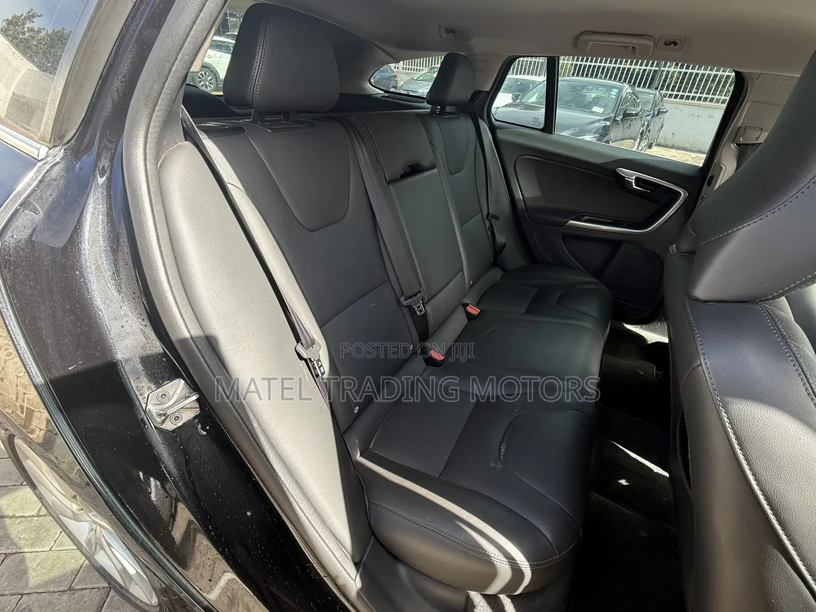 Volvo V60 T5 Platinum FWD 2017 Black