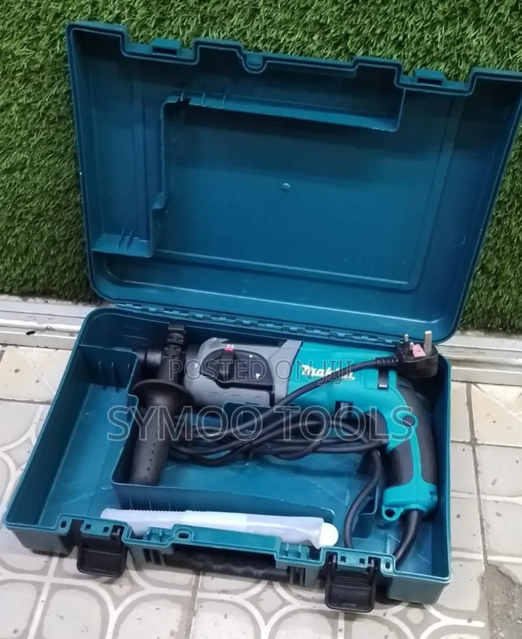 Makita Professional-Grade Rotary Hammer Drill