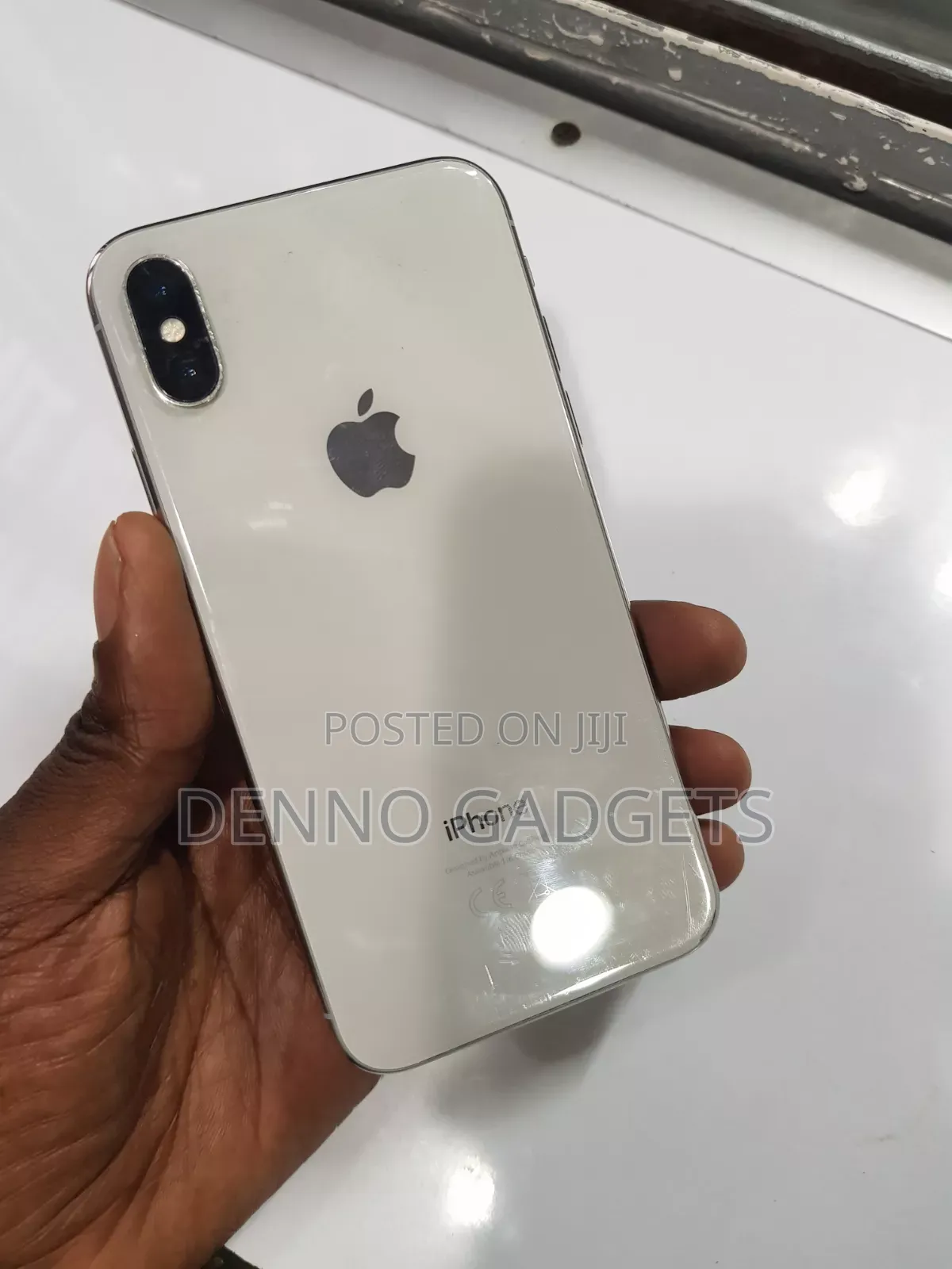 Apple iPhone X 64 GB White