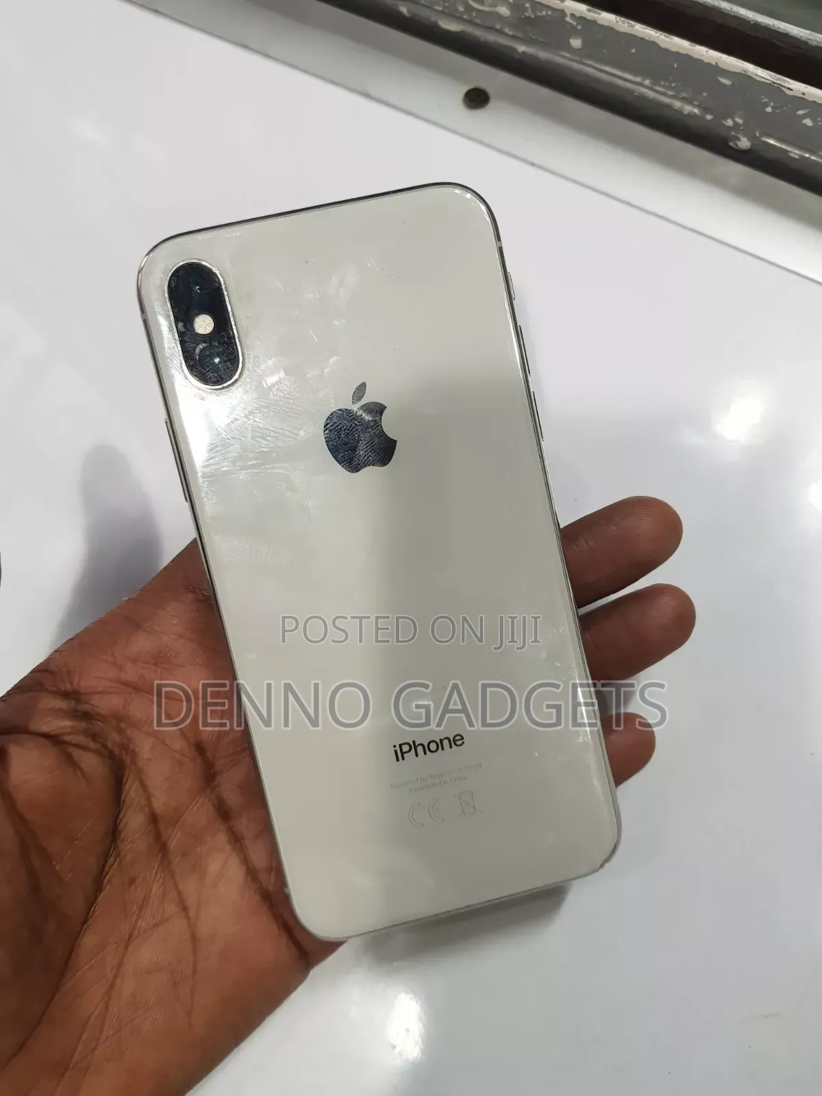 Apple iPhone X 64 GB White