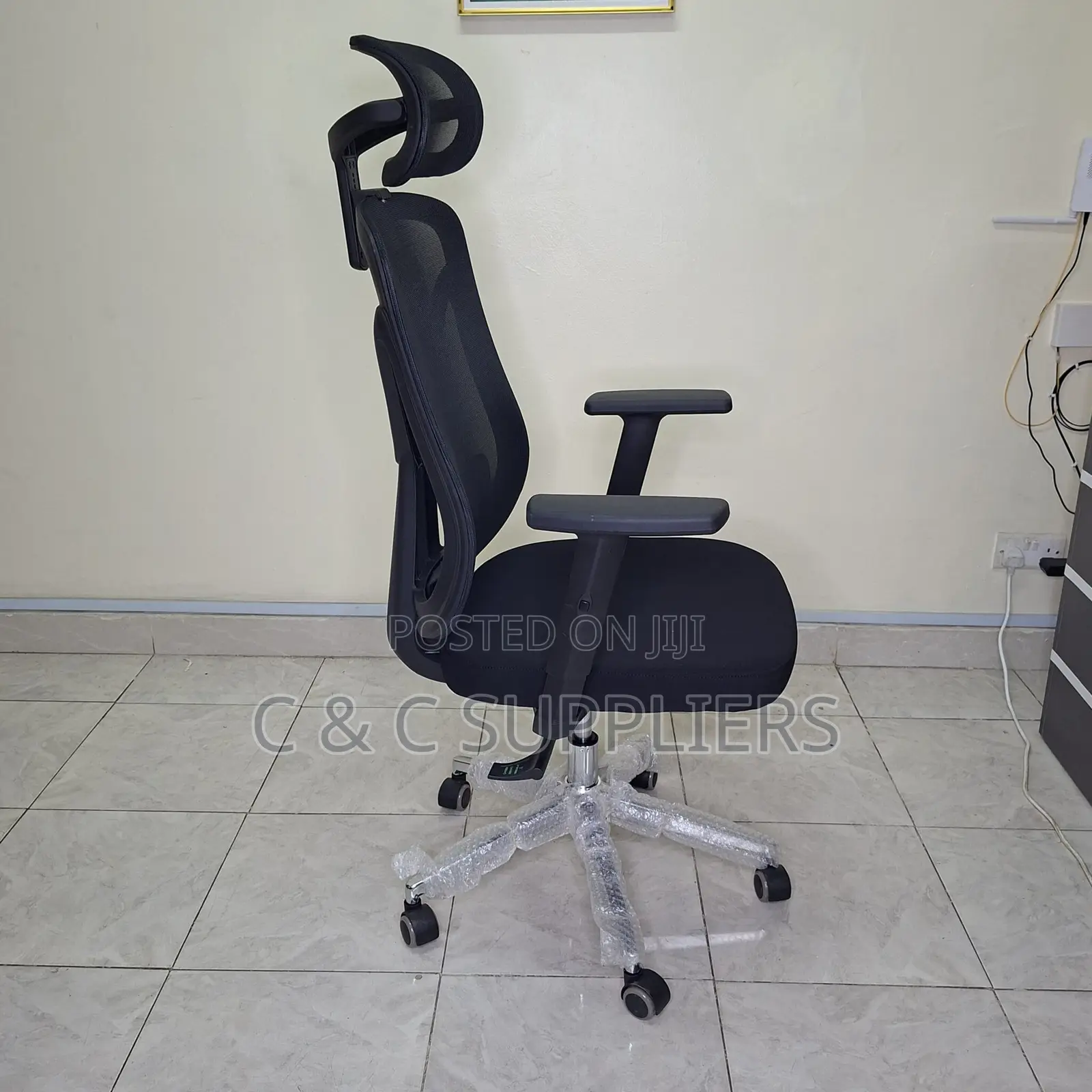 Modern Ergonomic Chair With Lumber Support.