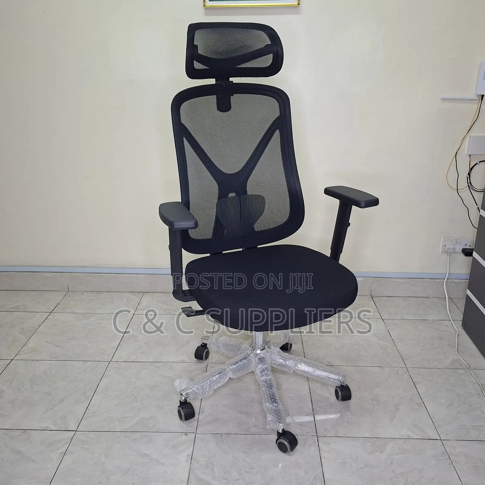 Modern Ergonomic Chair With Lumber Support.
