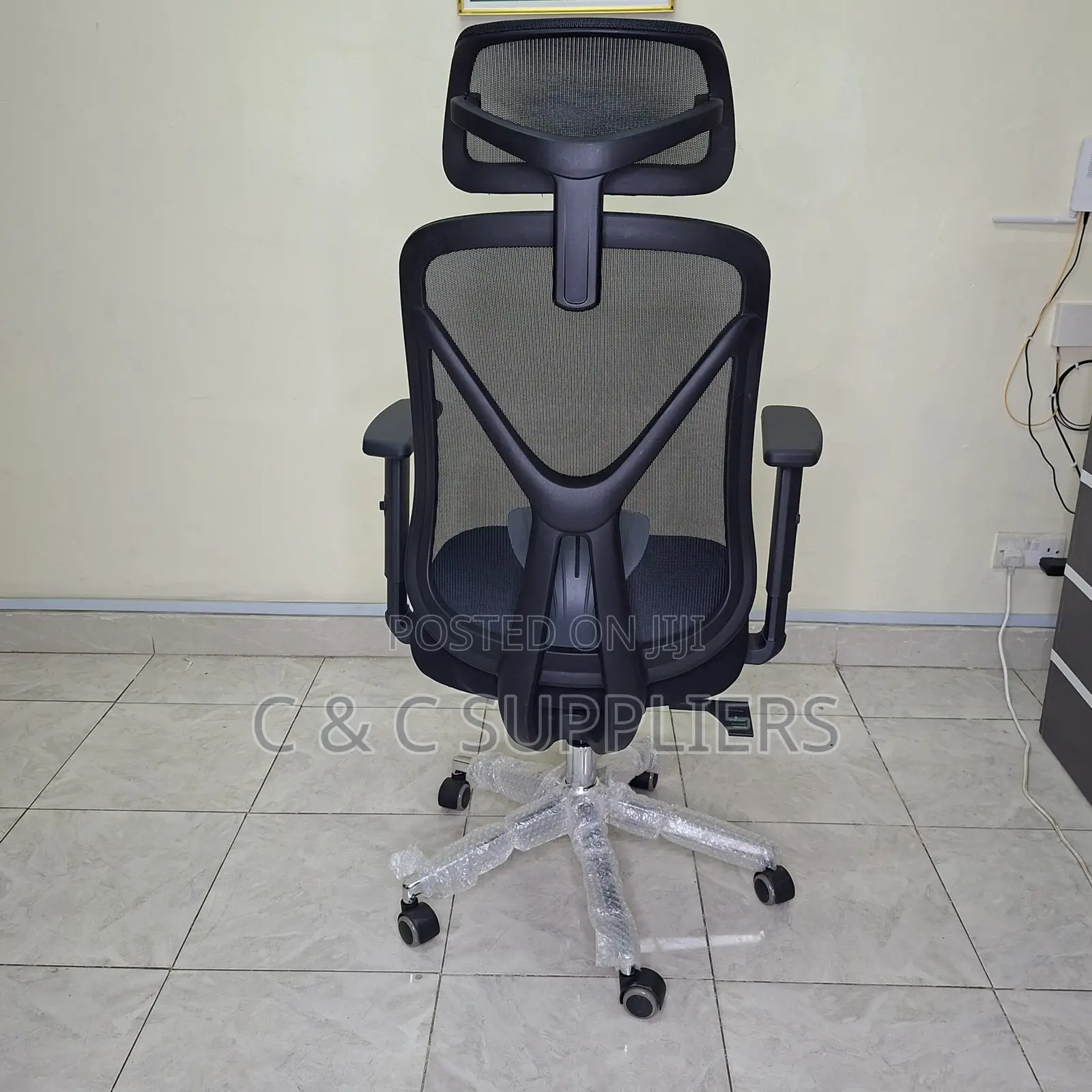 Modern Ergonomic Chair With Lumber Support.