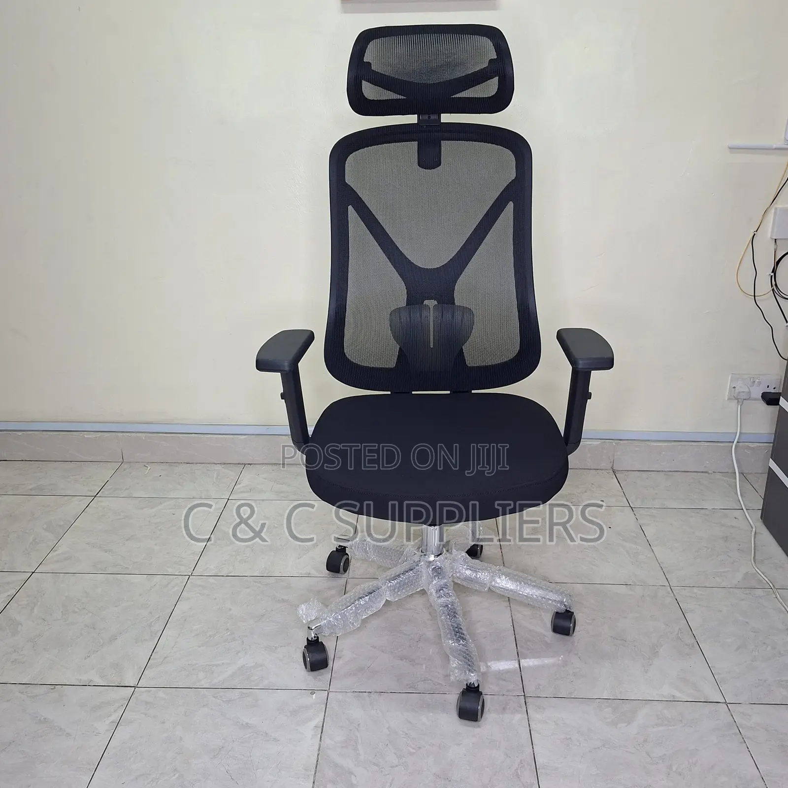 Modern Ergonomic Chair With Lumber Support.