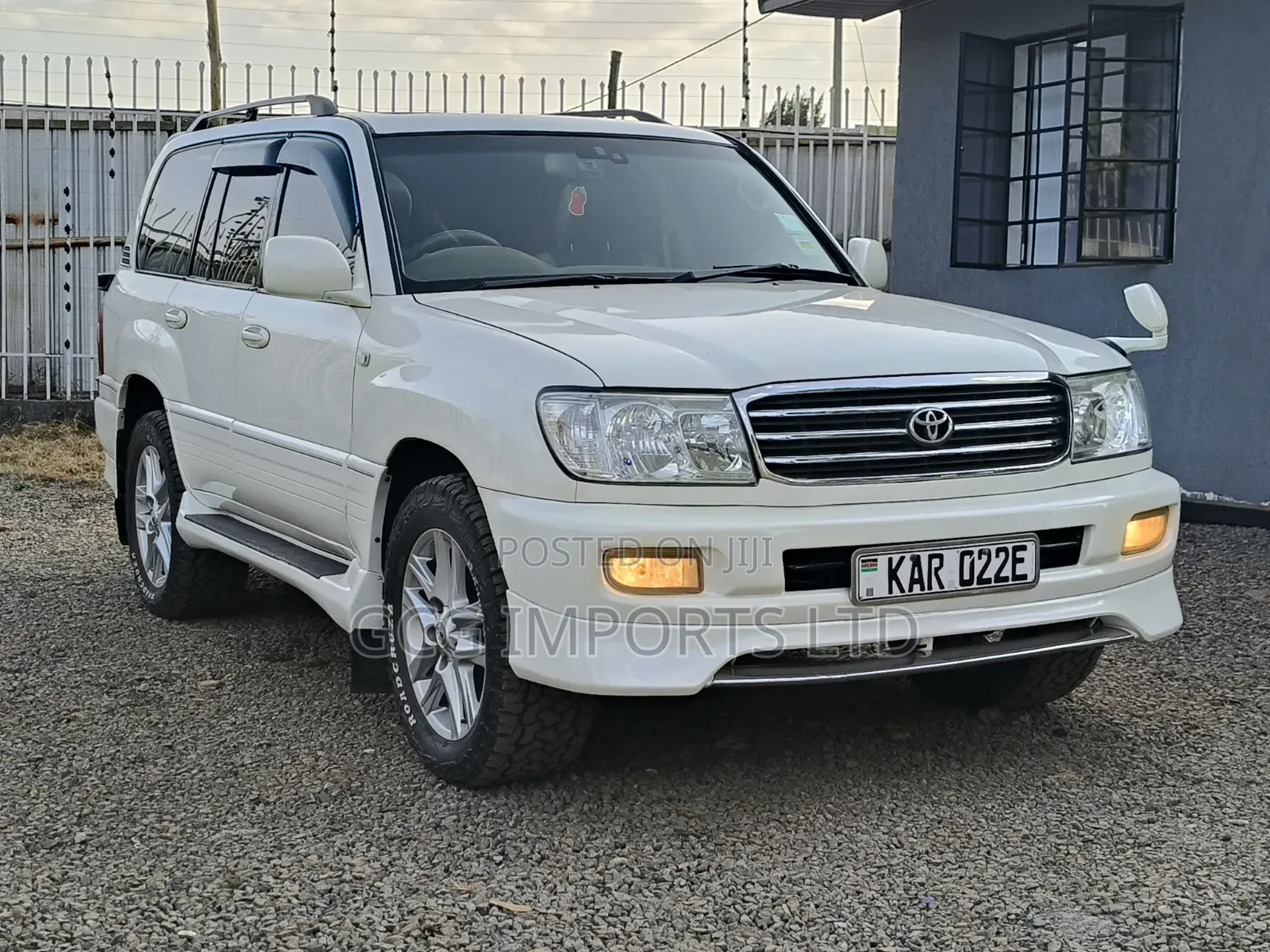 Toyota Land Cruiser 1991 White