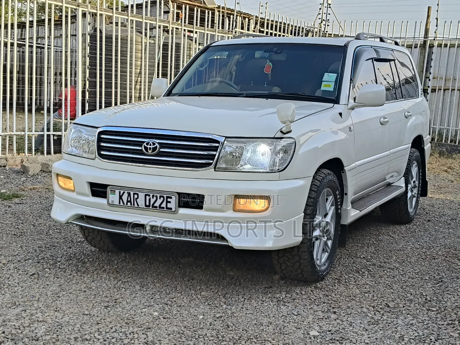 Toyota Land Cruiser 1991 White
