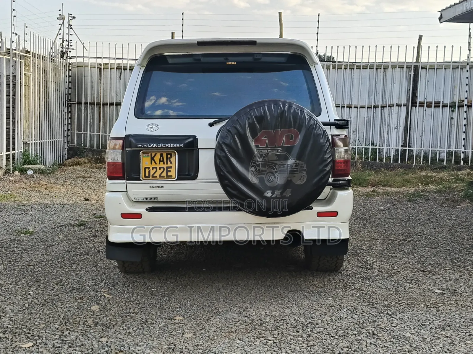 Toyota Land Cruiser 1991 White