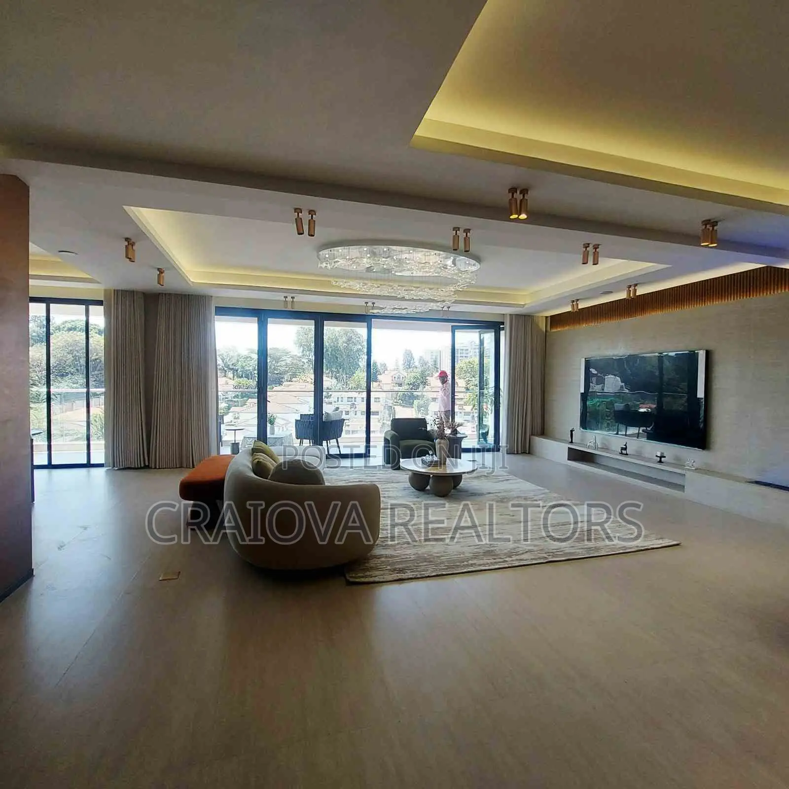 5bdrm Apartment in Spring Valley for sale