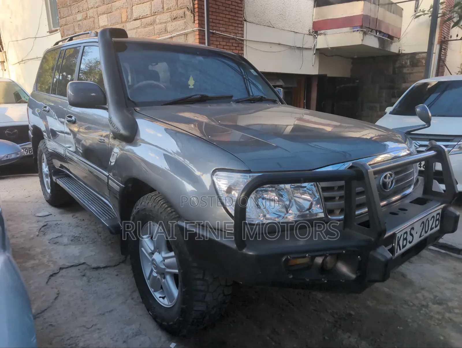 Toyota Land Cruiser 2006 Gray