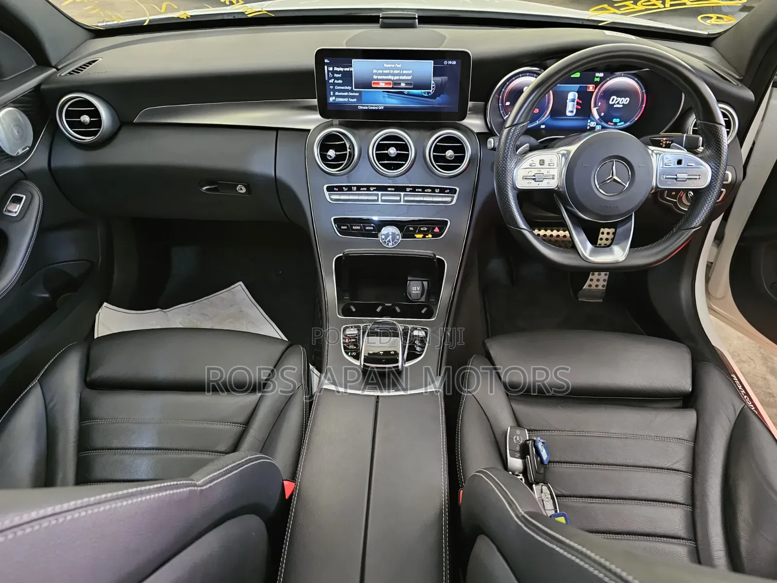 Mercedes-Benz C200 2020 Pearl