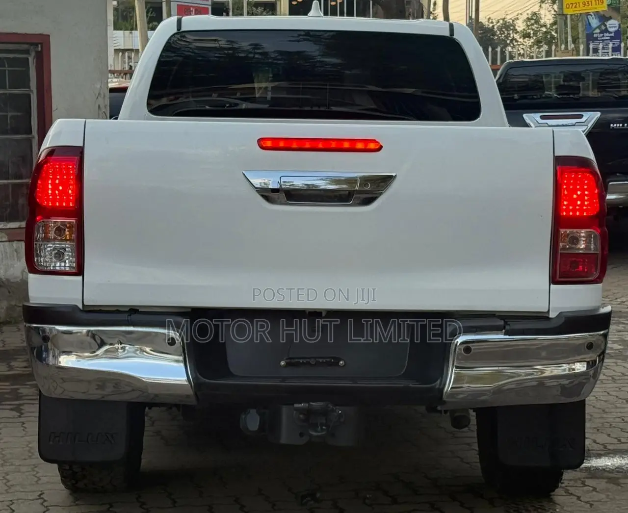 Toyota Hilux 2022 White