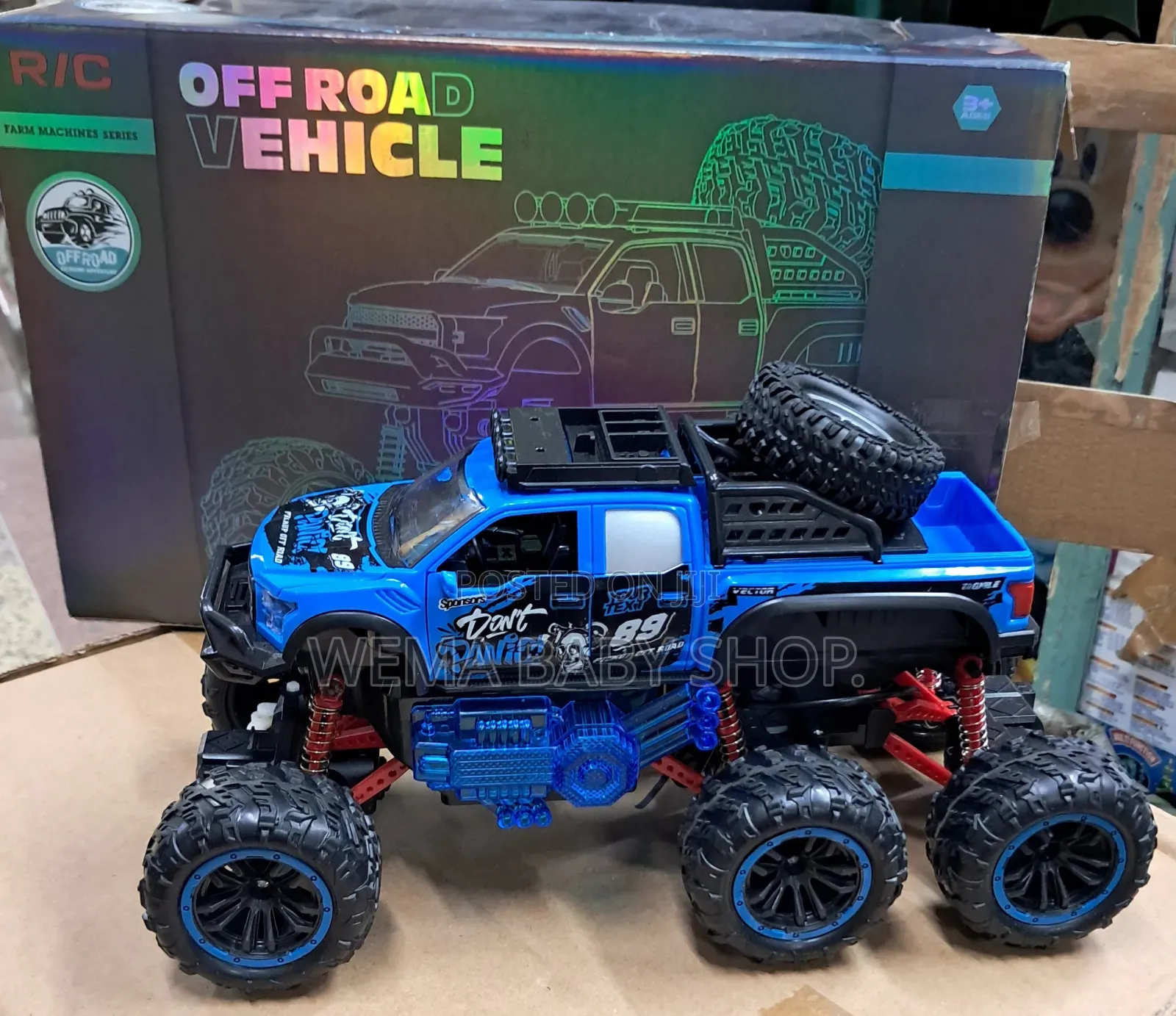 6-Wheel🛞 Remote-Controlled Off-Road Monster Truck Toy.