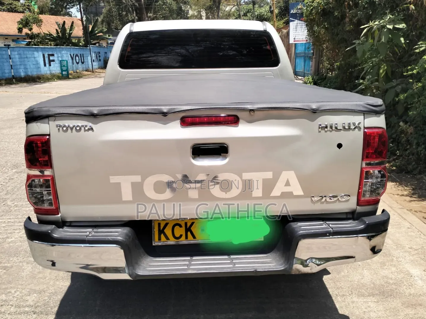 Toyota Hilux 2010 White