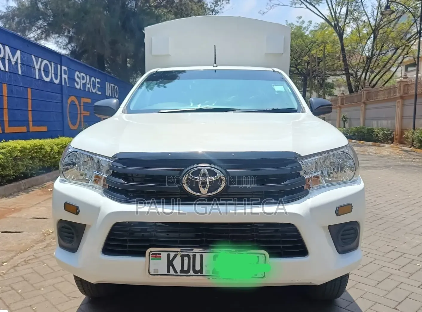 Toyota Hilux 2024 White
