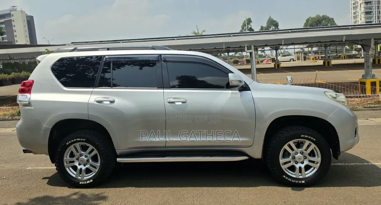 Toyota Land Cruiser Prado 2011 White