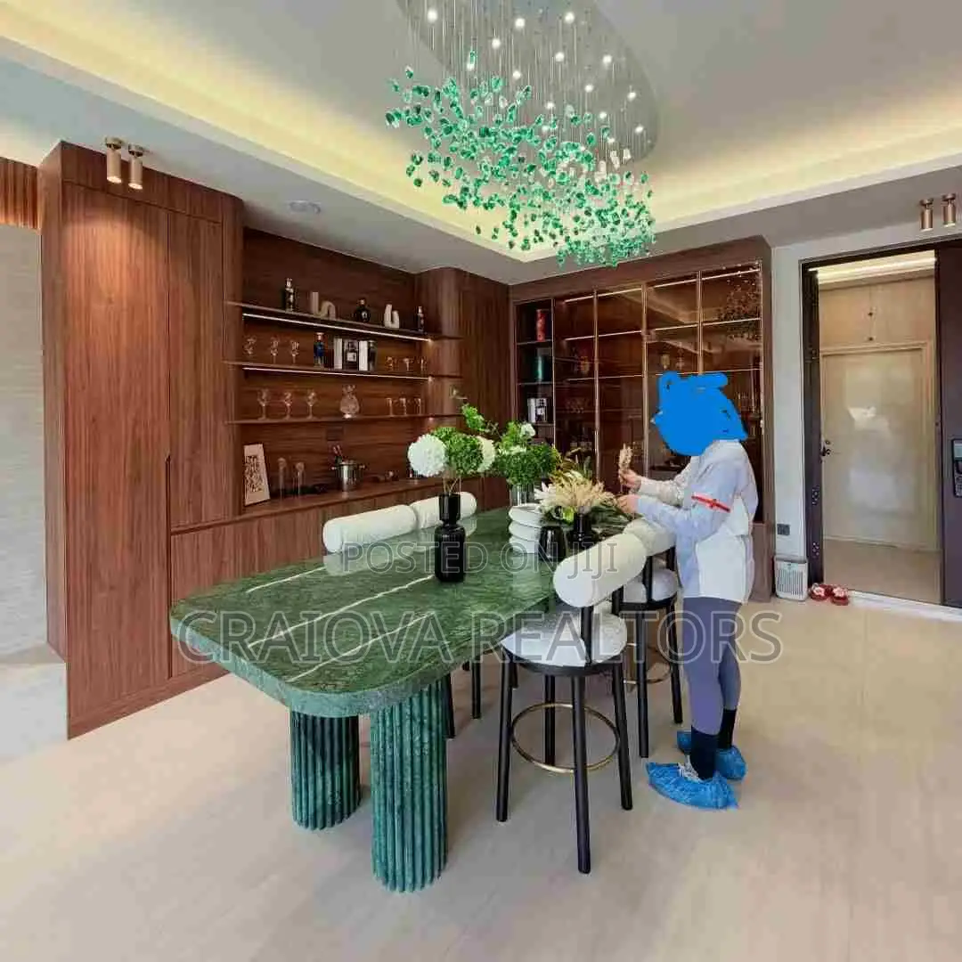 5bdrm Apartment in Spring Valley for sale