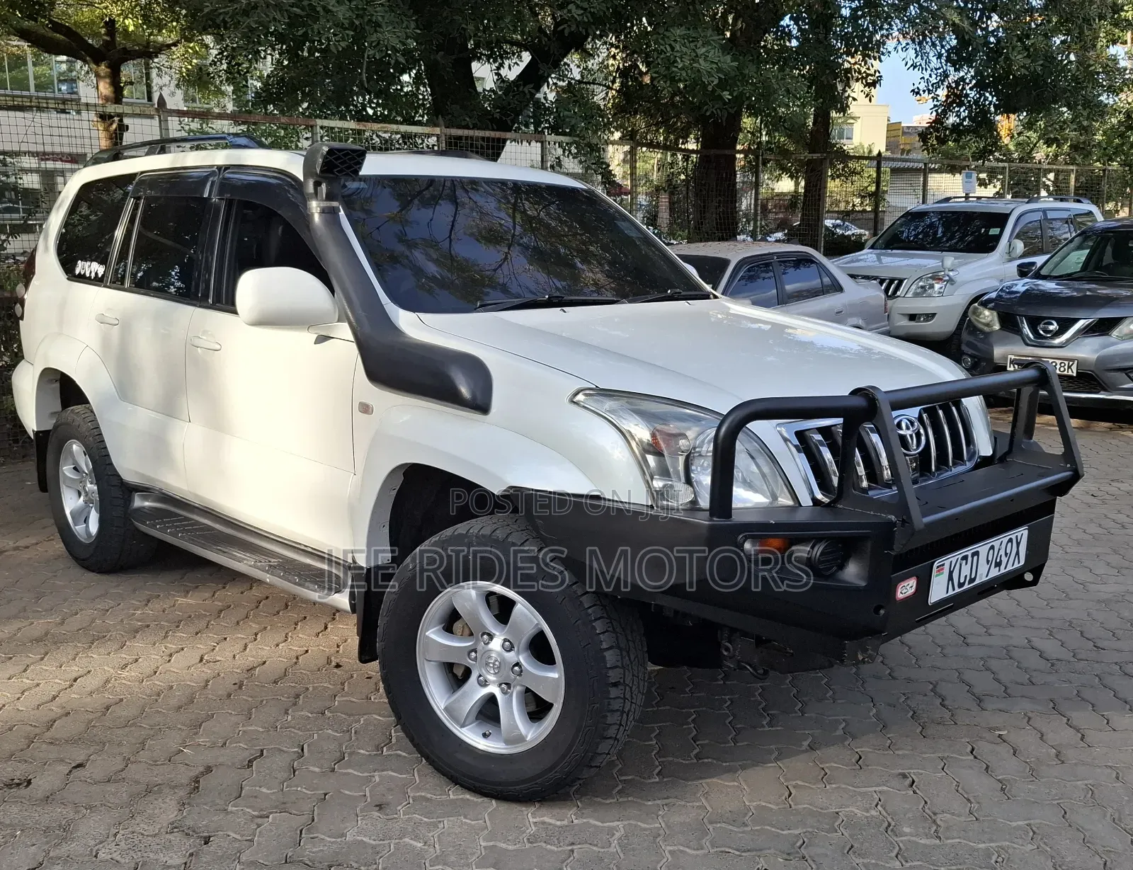 Toyota Land Cruiser Prado 2008 White