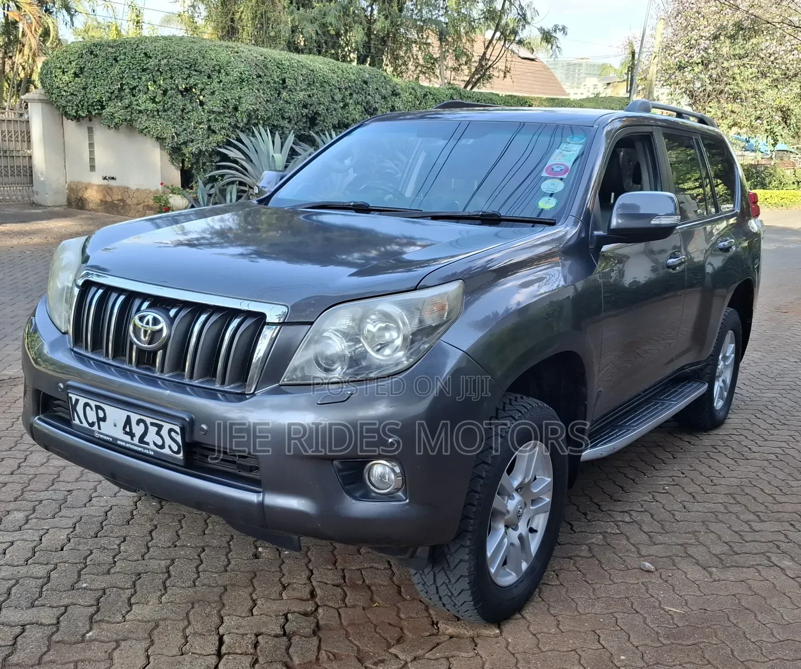 Toyota Land Cruiser Prado 2010 Gray